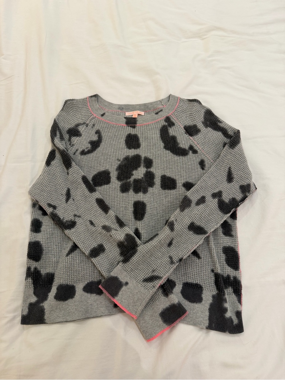 Women’s Gray Print Sweater with Pink Trim